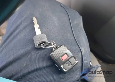 2011 Ford E-250 Commercial из США, поврежденный, VIN 1FTNE2EW3BDB15641